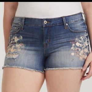 Torrid paint splash distressed denim shorts nwot